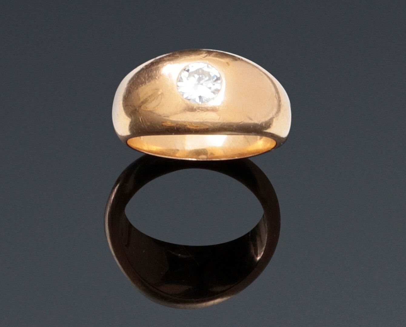 Null Yellow gold ring set with a brilliant. 

Weight of the brilliant : 0,50 ct &hellip;