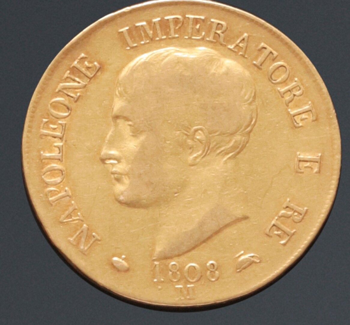 Null 意大利王国

40里拉金币，Napoleone Imperatore e Re. 1808。M.米兰。

12,80 g.

穿着。