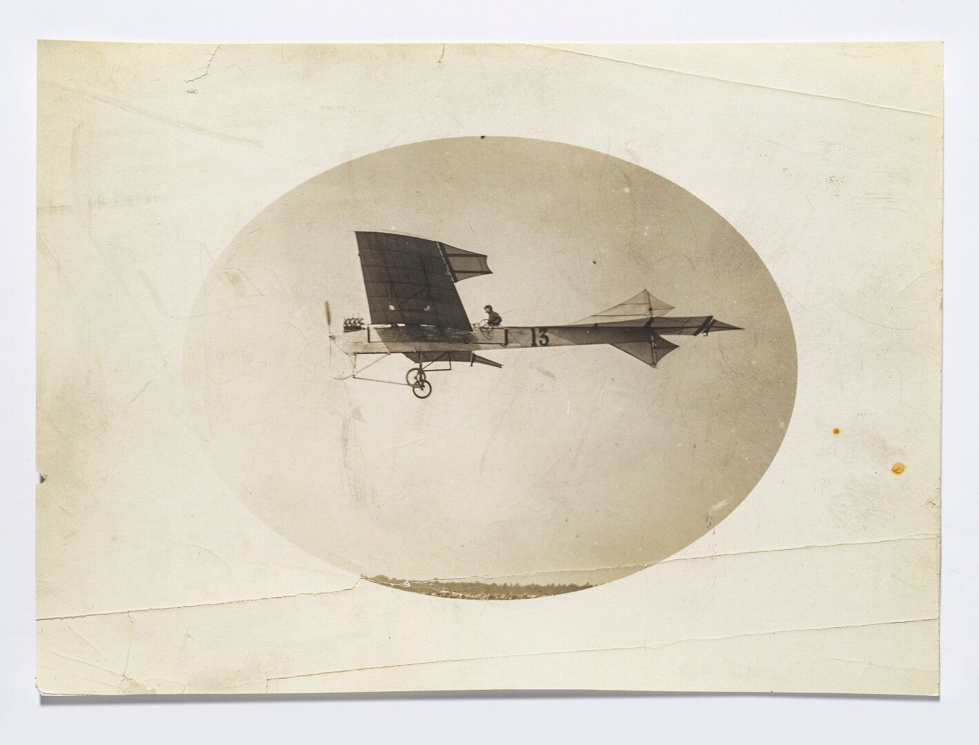 Null Lucien LOTH (1885-1978)


Antoinette in the sky


Aviation weeks in Reims, &hellip;