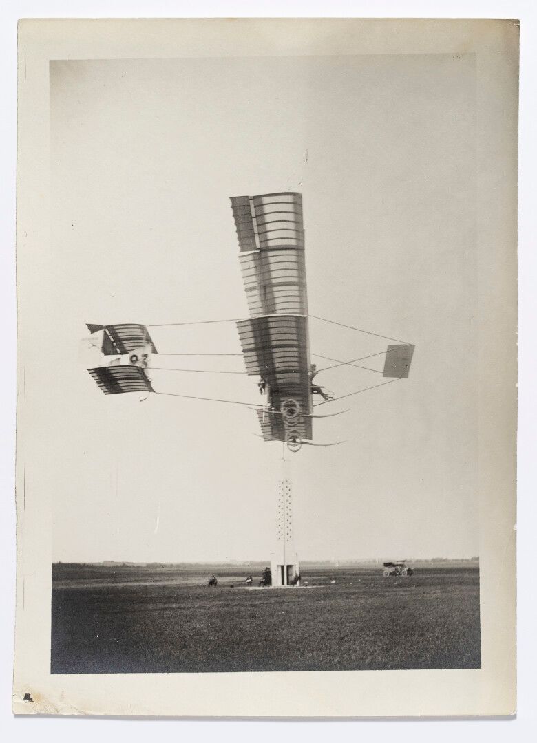 Null Lucien LOTH (1885-1978)


Aircraft turning at the control tower in 1910


S&hellip;