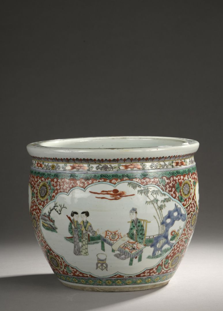 Null CHINE - XIXe siècle

Vasque en porcelaine émaillée polychrome

dans le styl&hellip;
