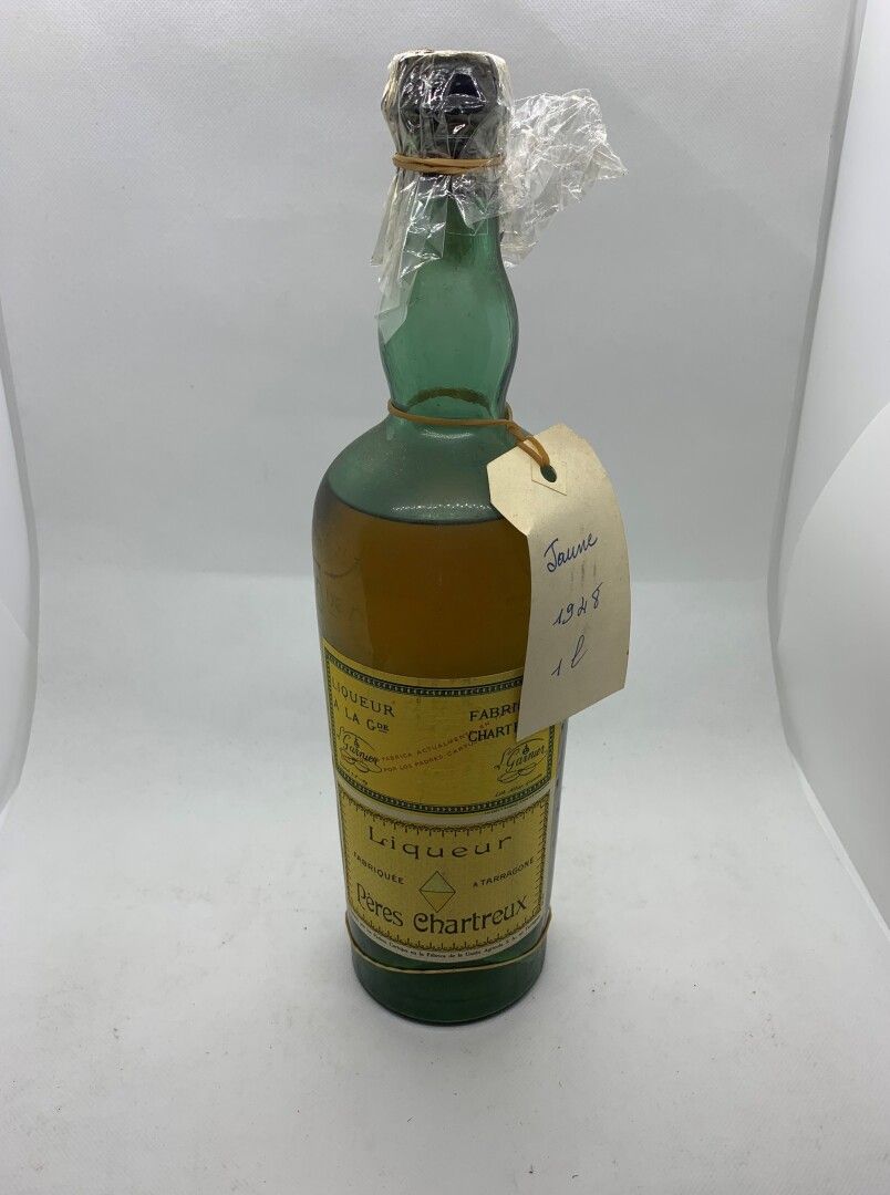 Null 1 bouteille de CHARTREUSE JAUNE TARRAGONE Mise en 1948 1 L dans sa caisse b&hellip;