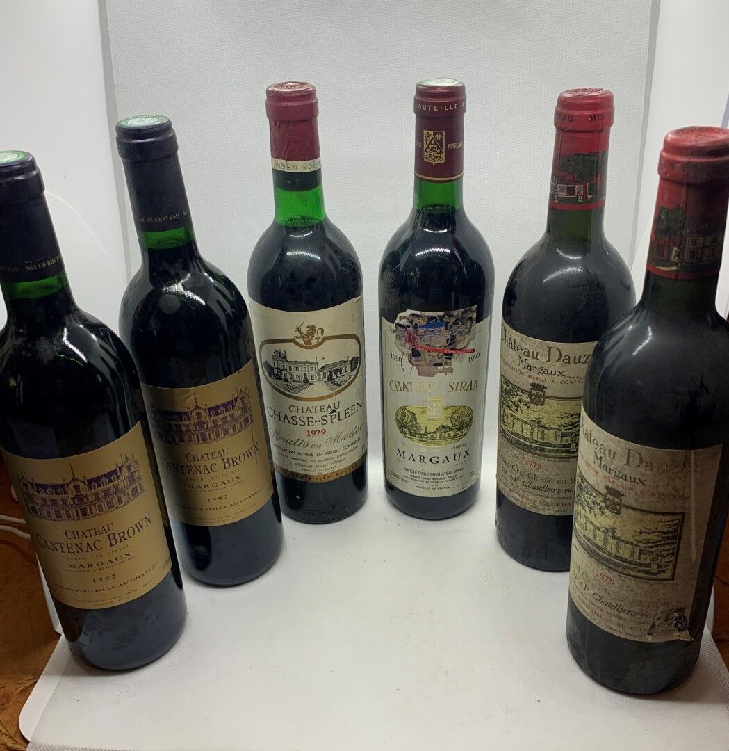 Null 12 bouteilles dont 2 Château CANTENAC-BROWN Grand Cru Classé Margaux 1992, &hellip;