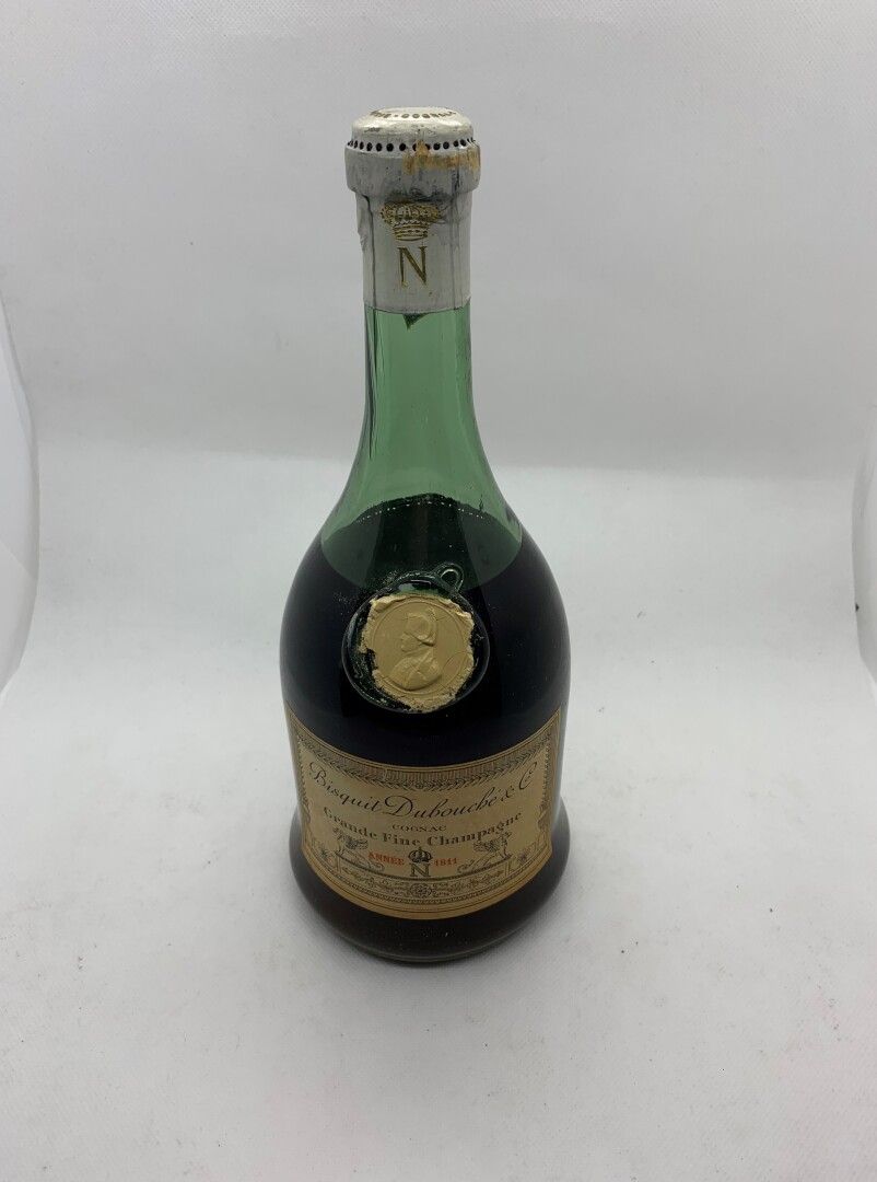 Null 1 bouteille de COGNAC NAPOLEON BISQUIT & DUBOUCHE 1811, Grande Fine de Cham&hellip;