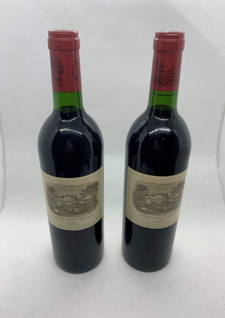 Null 2 bouteilles de Château LAFITE ROTHSCHILD Pauillac 1984, 2 base goulot
