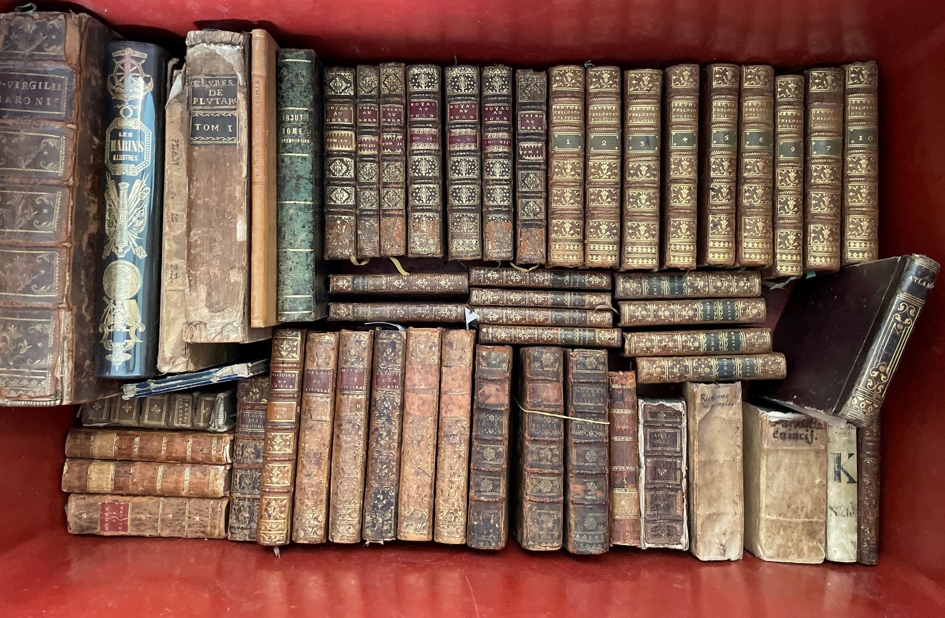 Null 
Kiste mit gebundenen Büchern aus dem 18. Und 19. Jahrhundert
