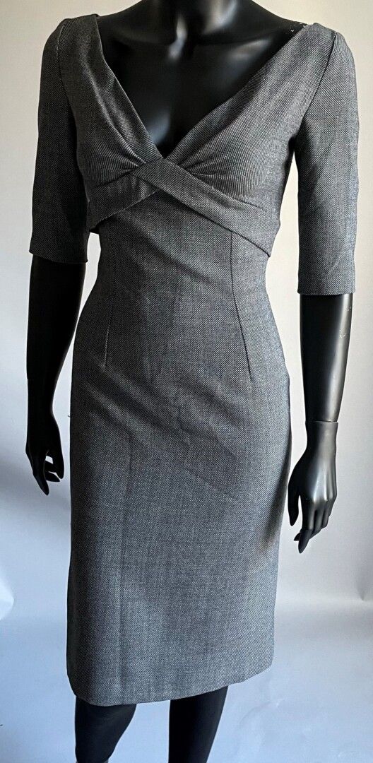 Null PAUL Y JOE

Vestido de lana gris de manga corta con escote en V. 

Talla 36&hellip;