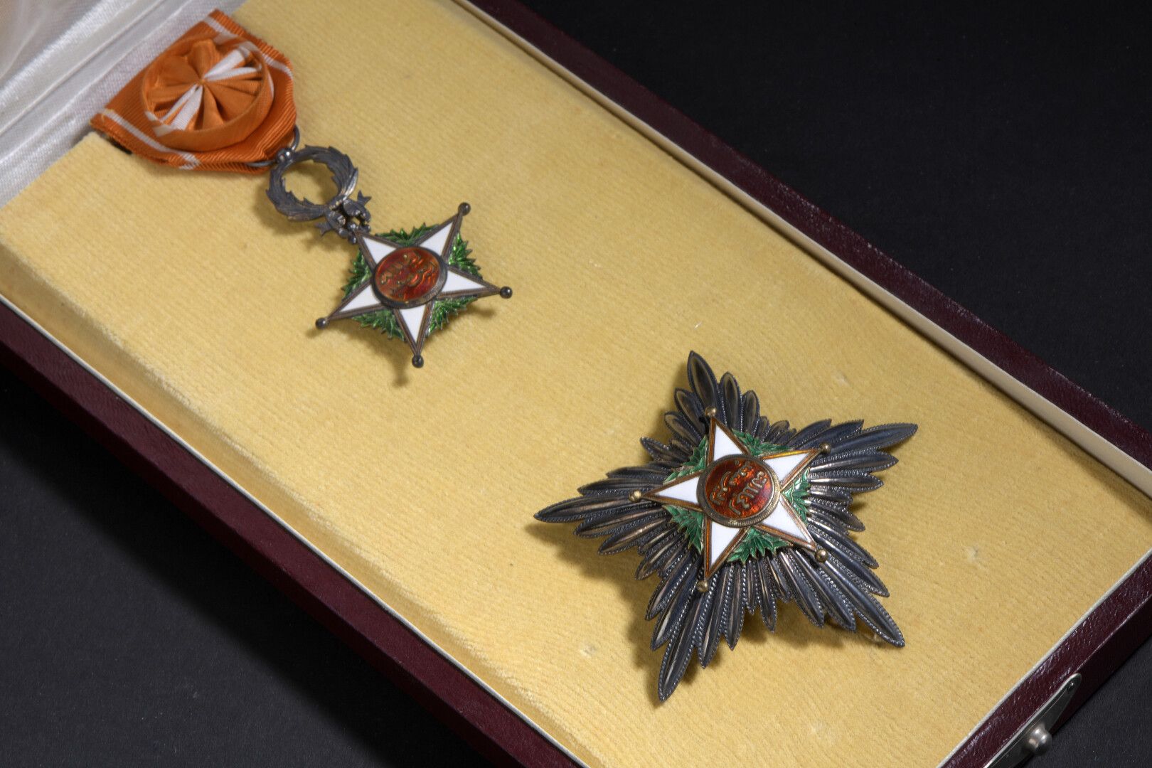 Null MAROC - Ordre d’Ouissam Alaouite, étoile d’officier avec son ruban à rosett&hellip;