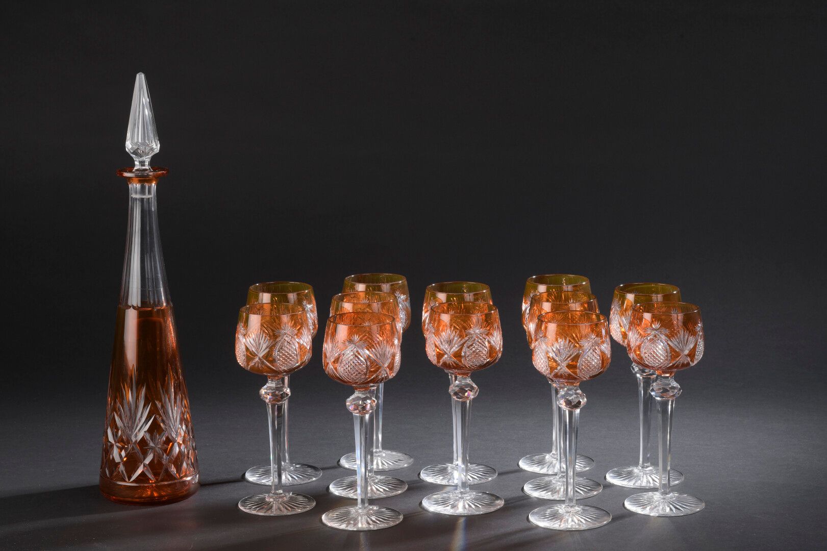 Null Service de 12 verres à vin du Rhin en cristal doublé orange à décor d'anana&hellip;