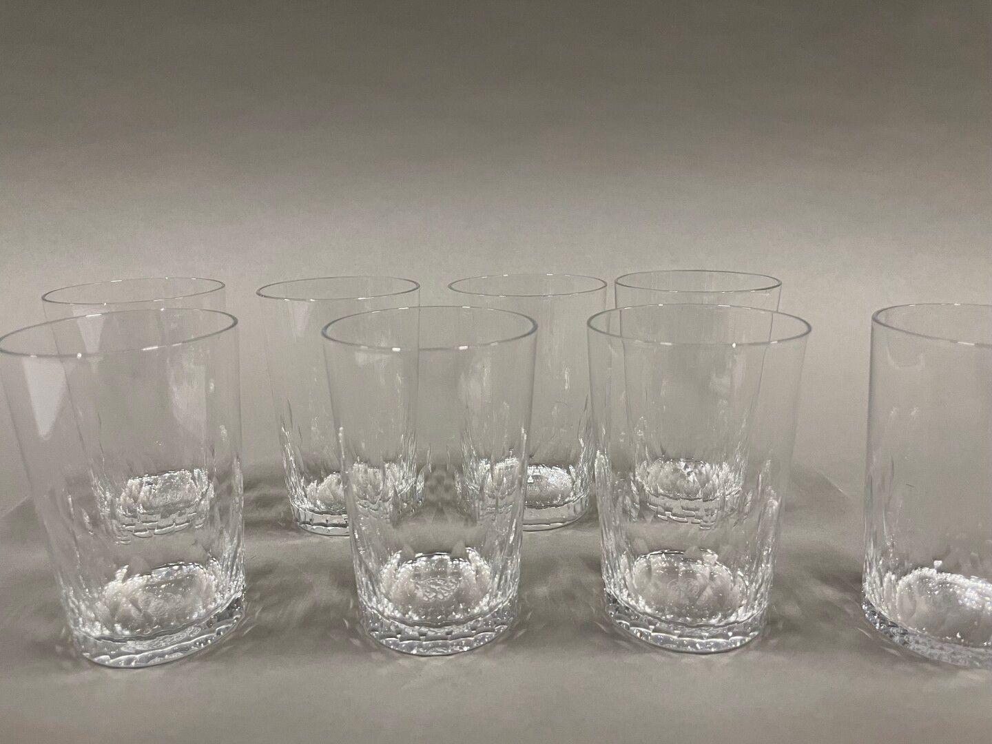 Null BACCARAT

8 small cut crystal goblet glasses.

H : 8 cm