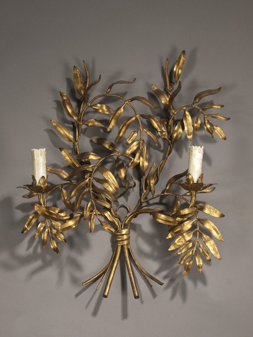 Null BAGUES (in the taste of)

A laurel leaf wall lamp with two cut and chased b&hellip;
