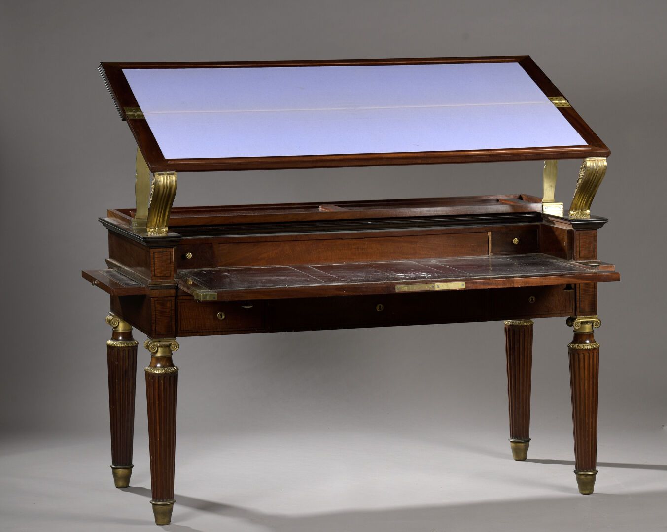 Null Attributed to Jean-Christophe FISCHER

(1779-1854)

Important desk in mahog&hellip;