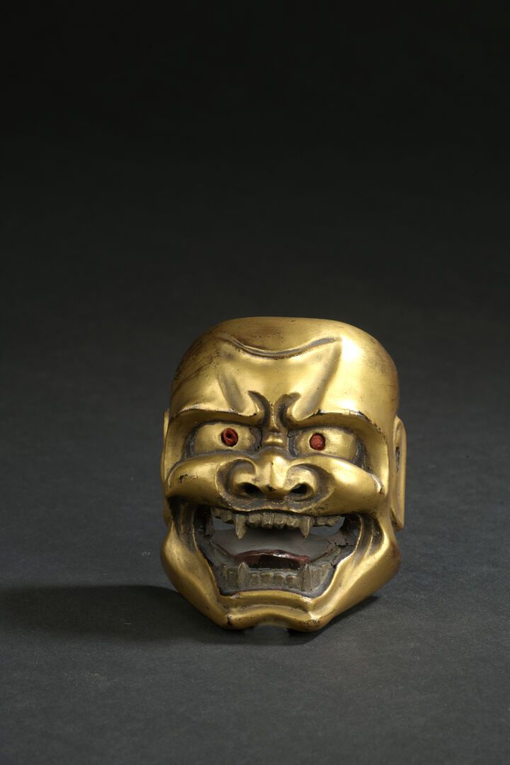 Null JAPON - Epoque MEIJI (1868 - 1912)

Deux petits masques décoratifs en laque&hellip;