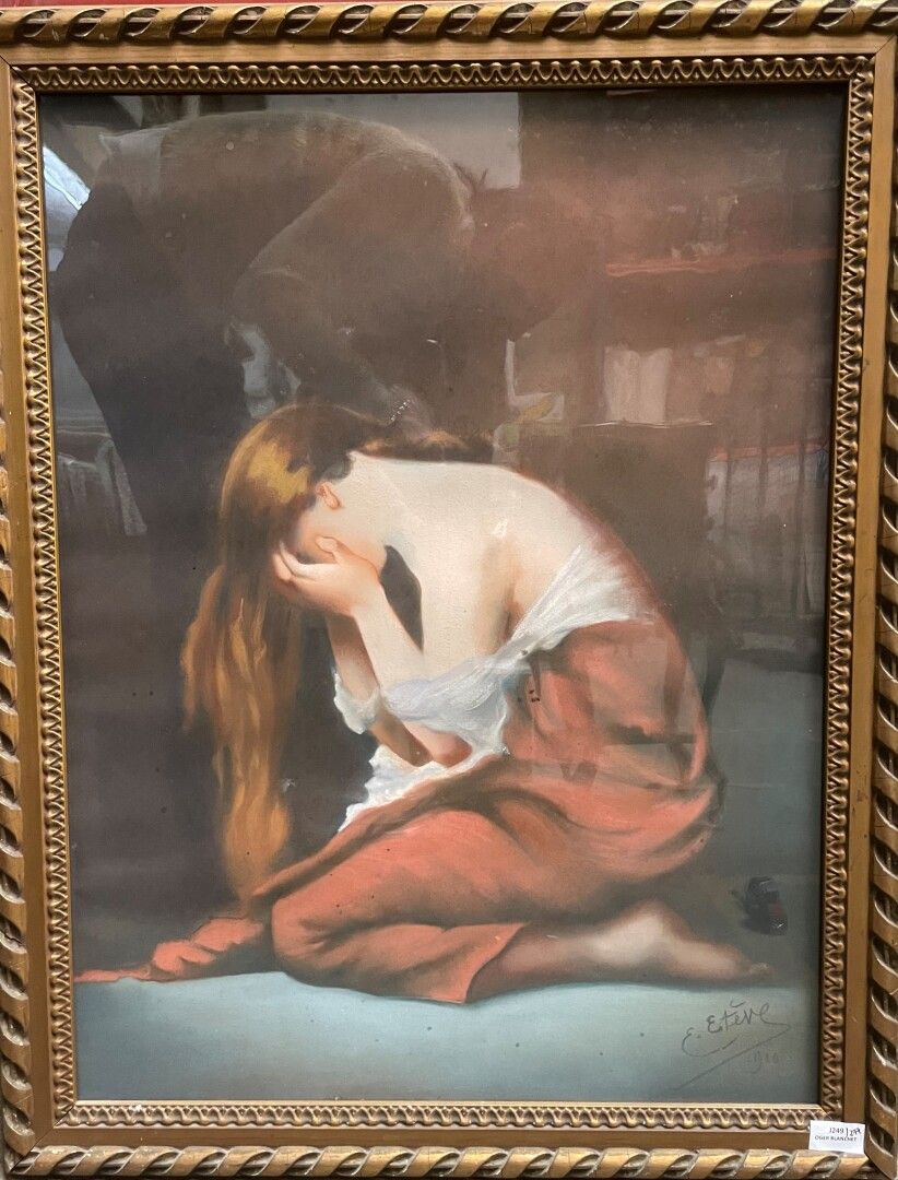 Null 一套2支粉笔:

-E.ESTÈVE (活跃于19世纪)

年轻的女人在哭泣

纸板上的粉彩画，右下角有签名，日期为1910年

70 x 53 厘米&hellip;