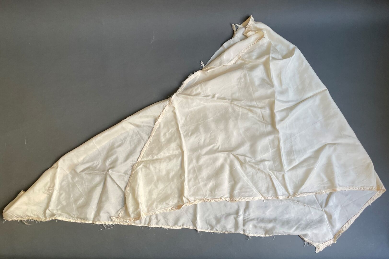 Null Fragment of parachute fabric from 1943