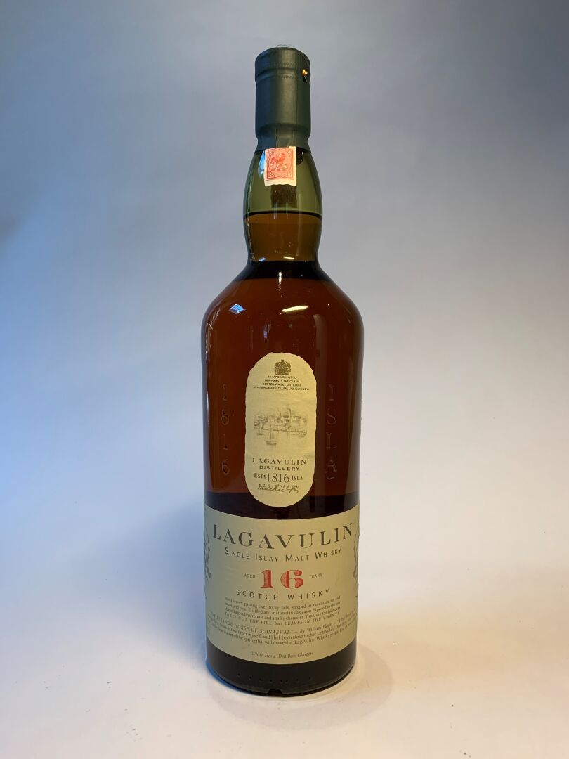 Null 2 bouteilles de LAGAVULIN :

- Single Islay Malt Whisky 16 years, 1 litre

&hellip;