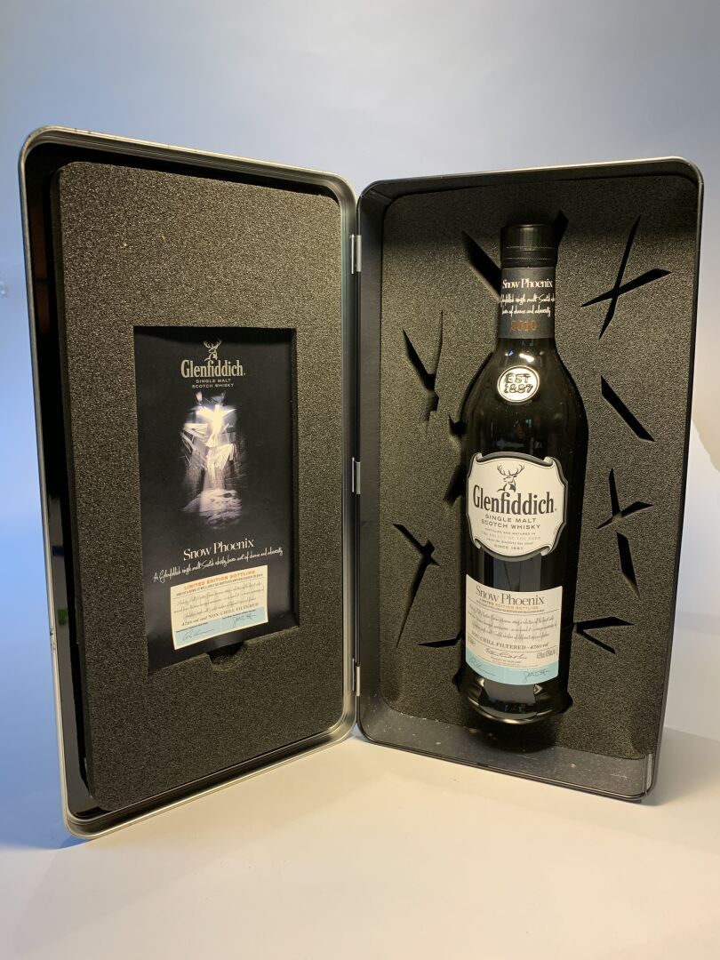 Null 
1 bottiglia di GLENFIDDICH Snow Phoenix Single Malt Scotch Whisky Edizione&hellip;