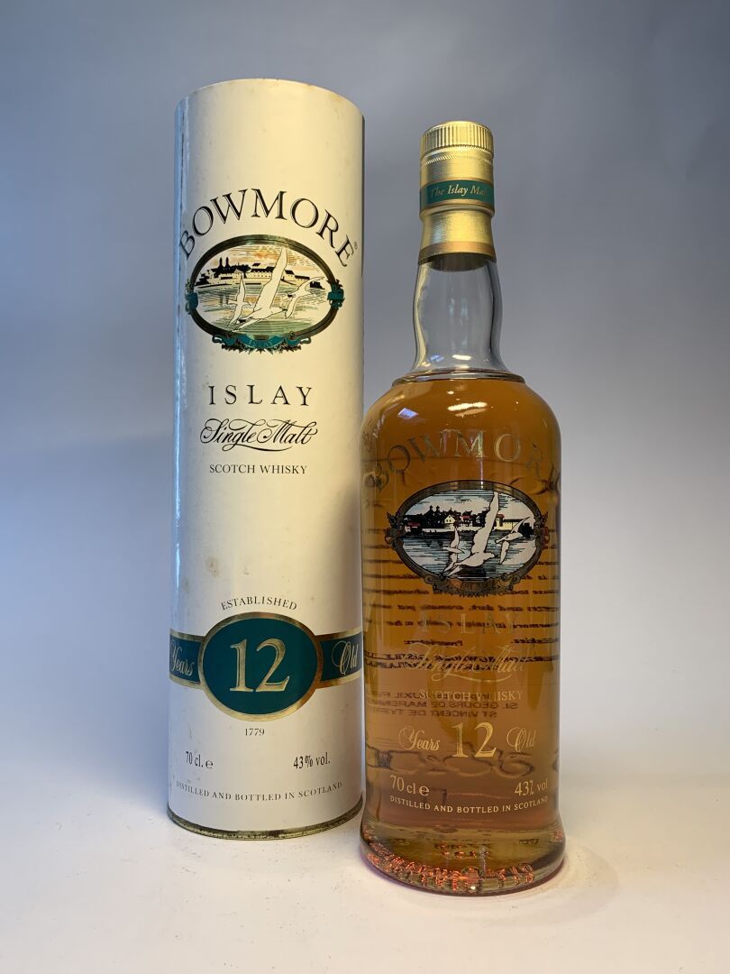 Null 2 bouteilles de BOWMORE :

- 12 Years Mariner Islay, Single Malt Scotch Whi&hellip;