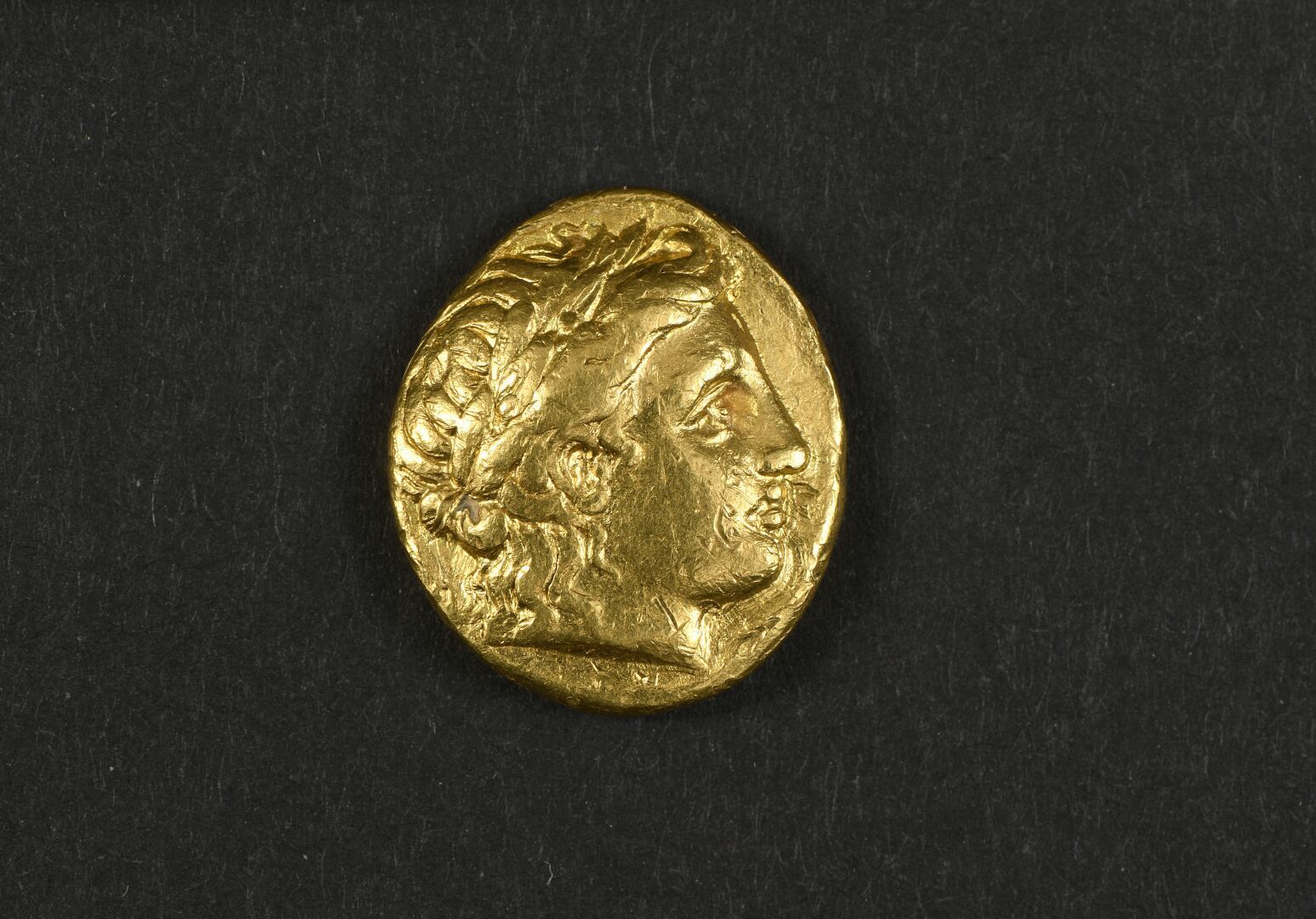 Null 马其顿-腓力二世。
在Pella铸造的黄金Statere（8.43克-Le Rider 4）。
来自Bourgey拍卖会第17号，有其原始标签和包装袋&hellip;