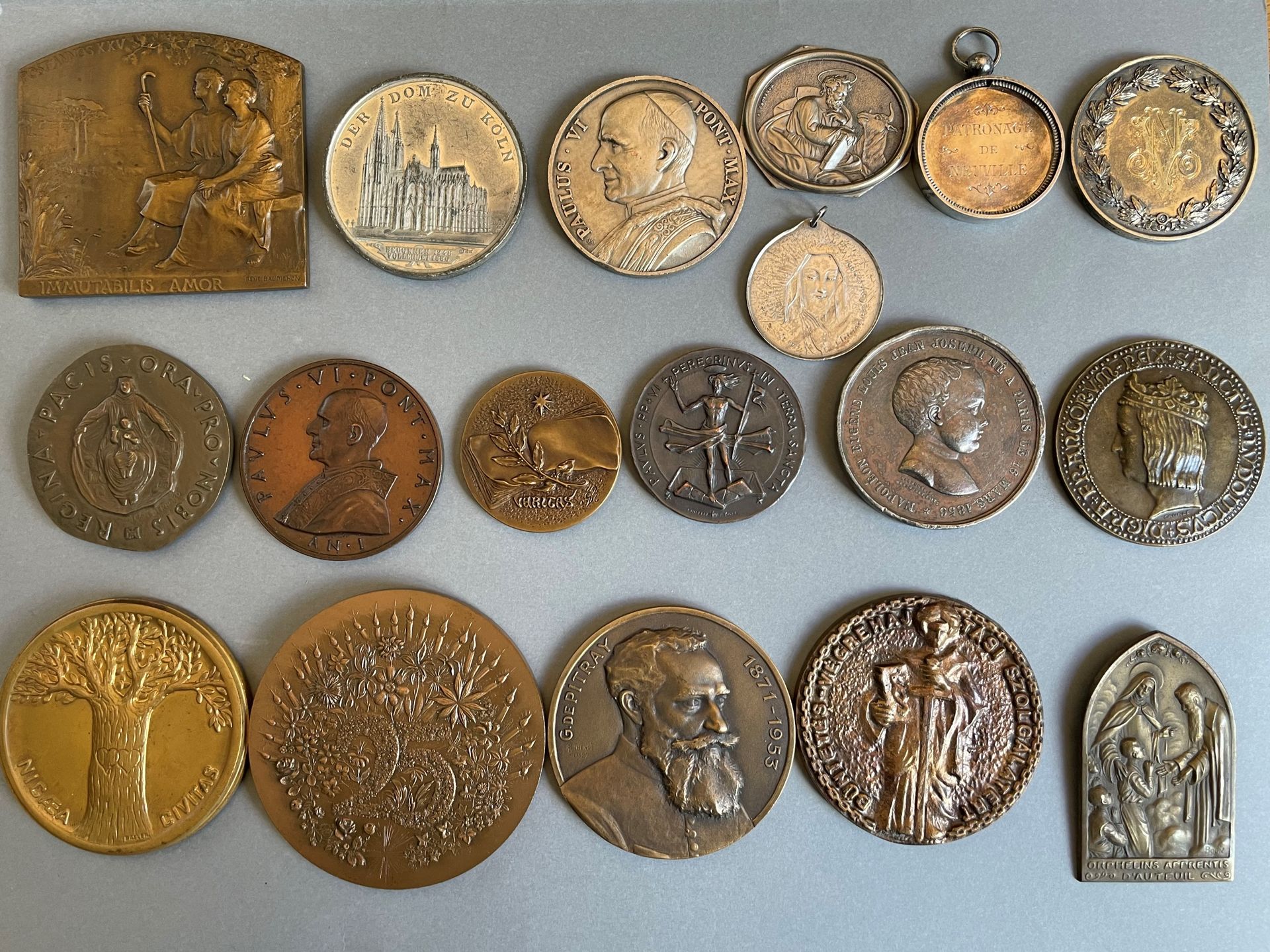 Null Marriage, religion and Popes.
 Lot of 18 medals, with about 130 religious m&hellip;