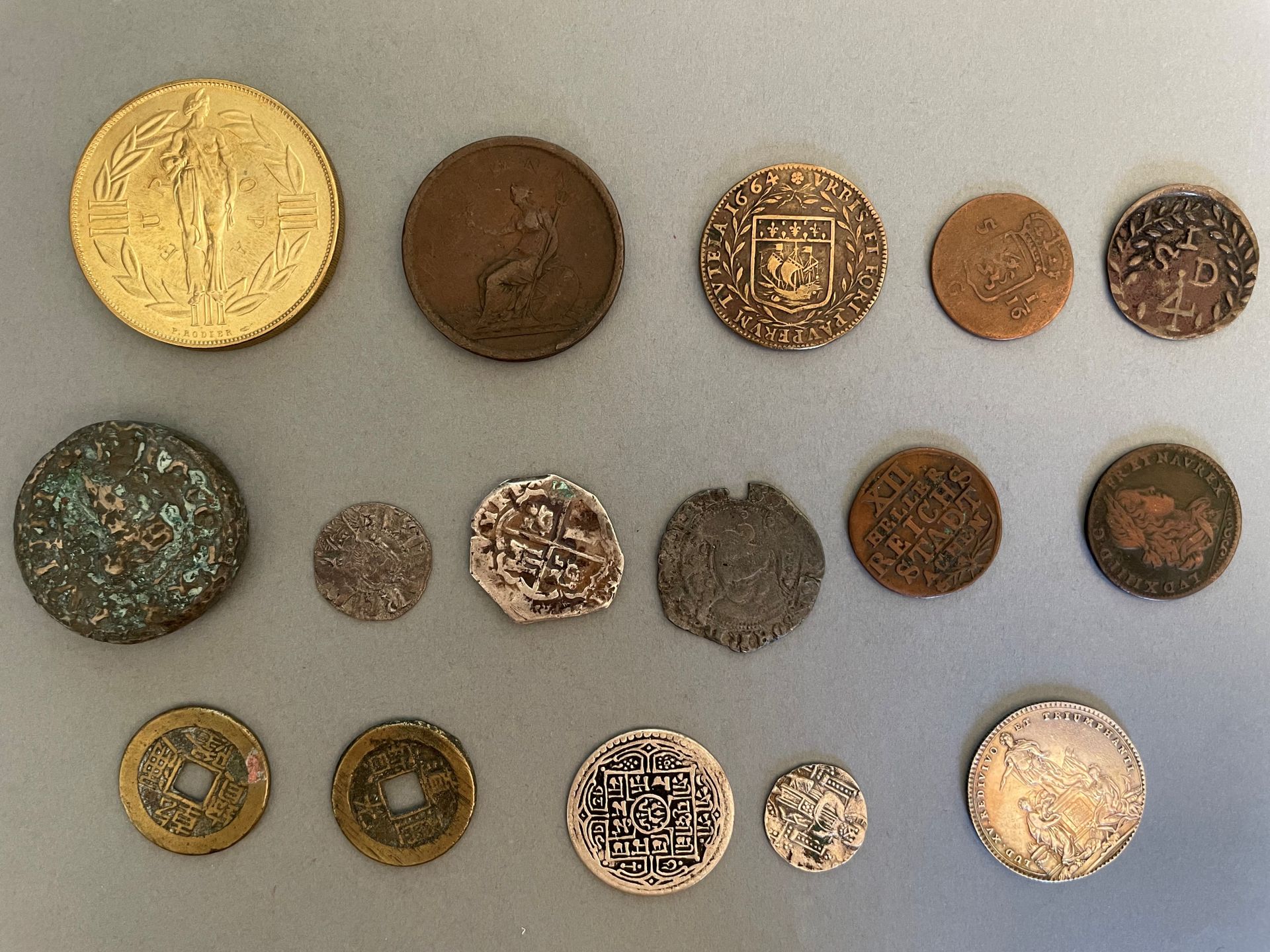 Null Various.
Varied lot including 1 weight of city, some tokens, various foreig&hellip;