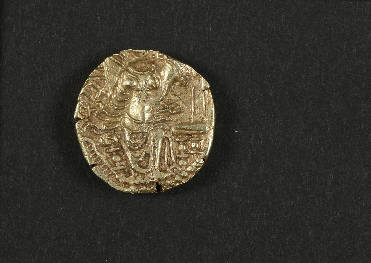 Null 印度-贵霜王国，瓦苏德瓦二世（260-300）。
在塔克西拉铸造的淡金雕像（7.65克-Mitchiner 3544 v.）
