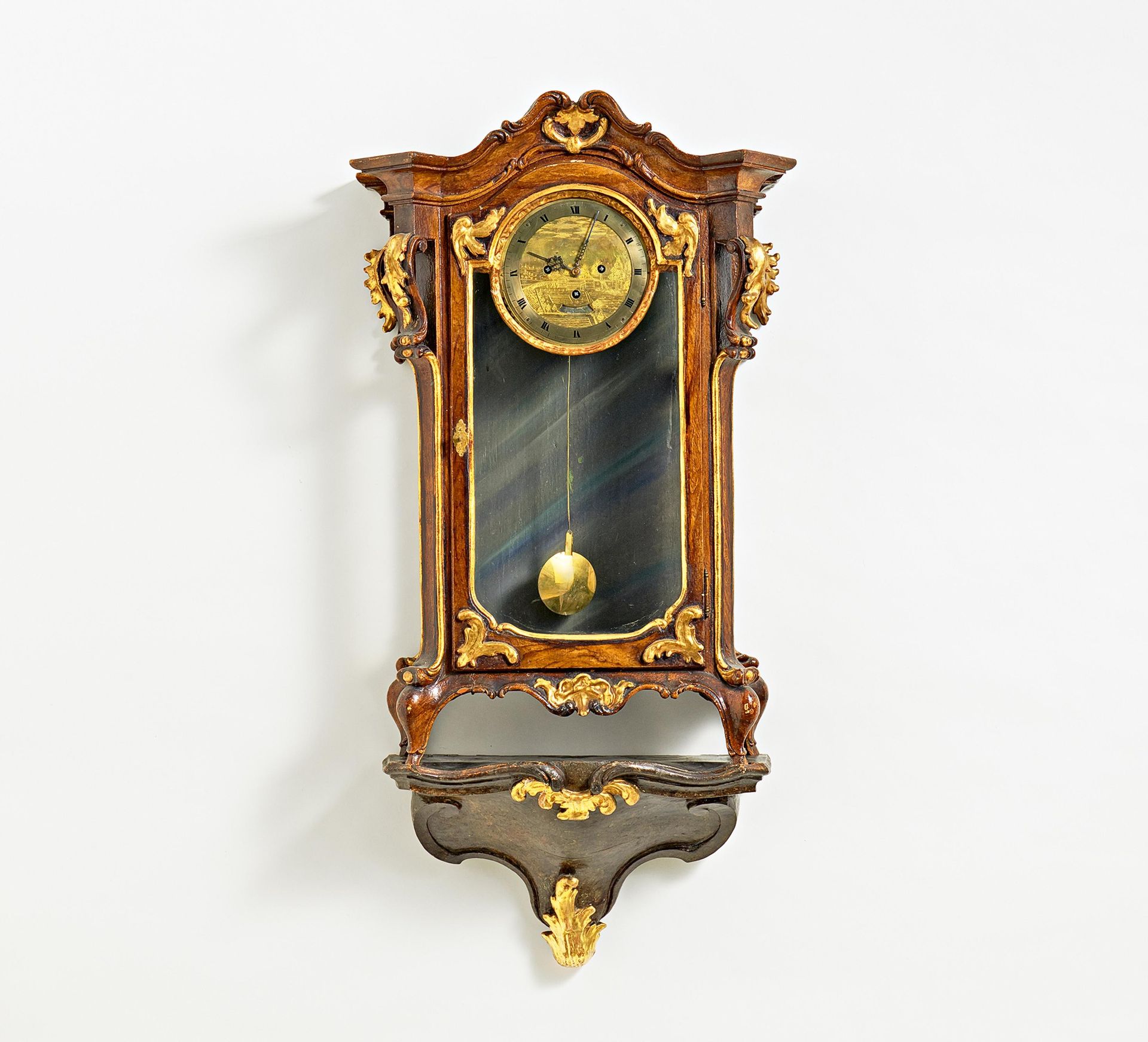 Österreich HORLOGE ROCOCO EN BOIS SUR CONSOLE. 

Österreich. 
Date : Fin du XVII&hellip;