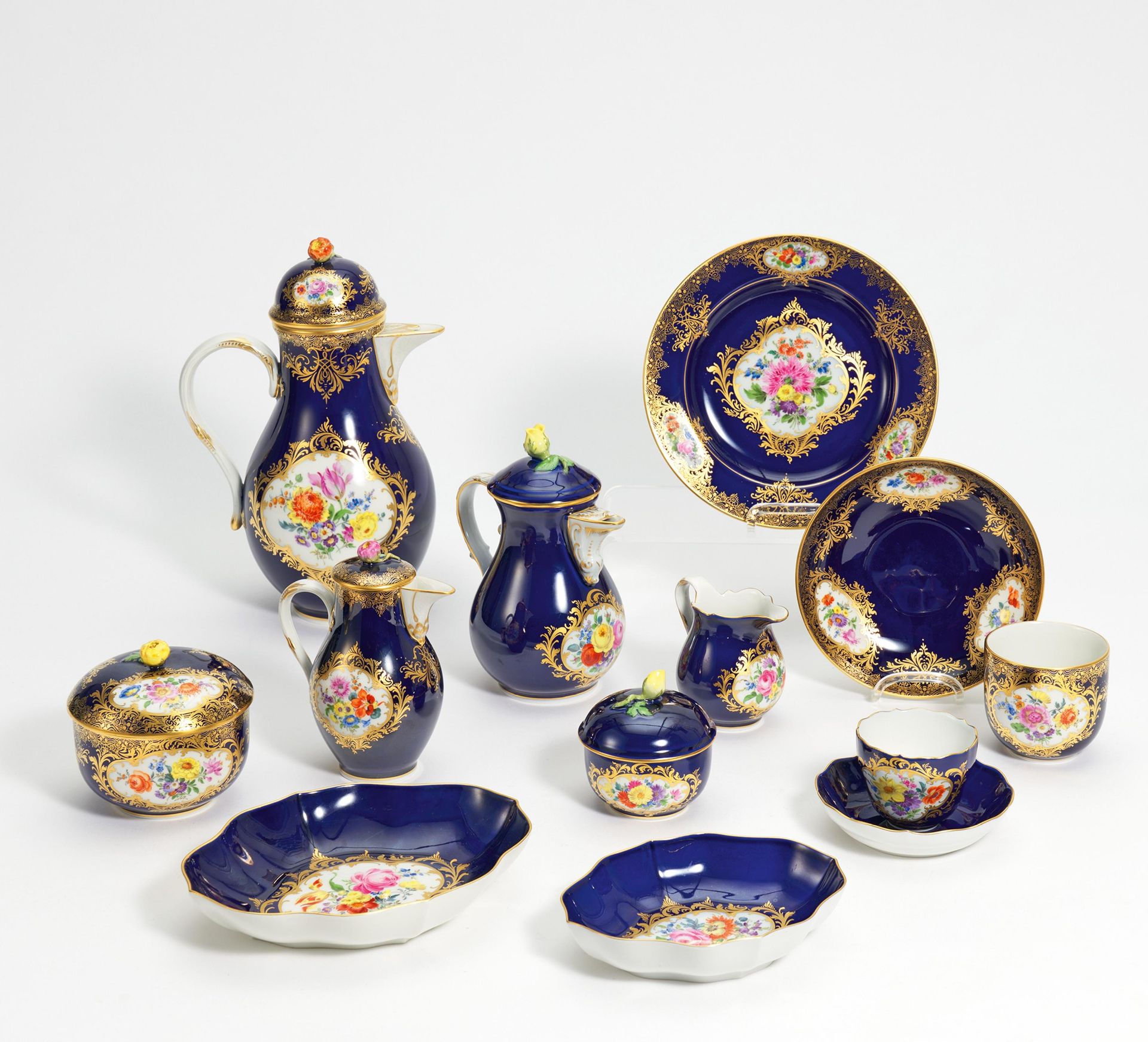 PORCELAIN MOCHA AND COFFEE SERVICE WITH COBALT BLUE FOND AND 