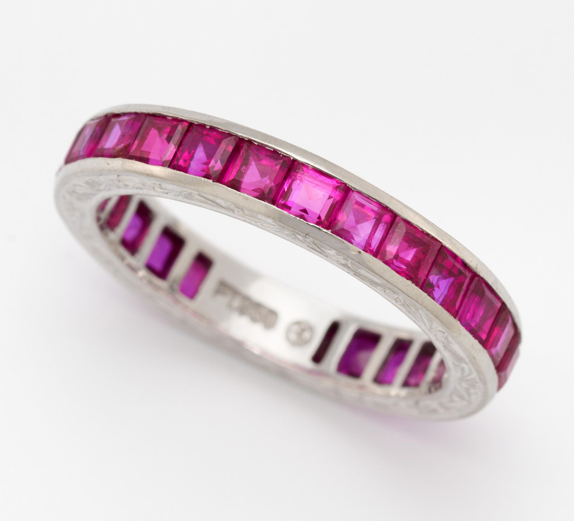 Null RUBY MEMORY RING. 

 Material: 950/- platinum, hallmark. 
Total weight: app&hellip;