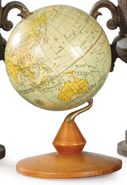 Dalmau Carles Pla earth globe in plaster h. 1960-1970. Dalmau Carles Pla globe t&hellip;