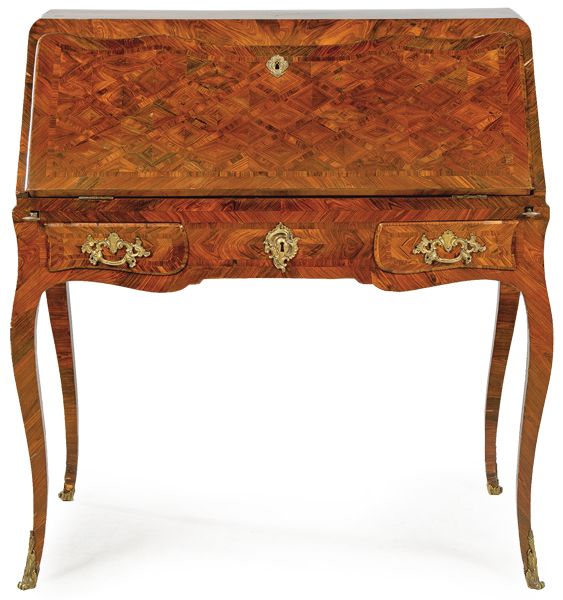 Bureau "en pente" Louis XV in rosewood and rosewood, with a hinged lid, which re&hellip;
