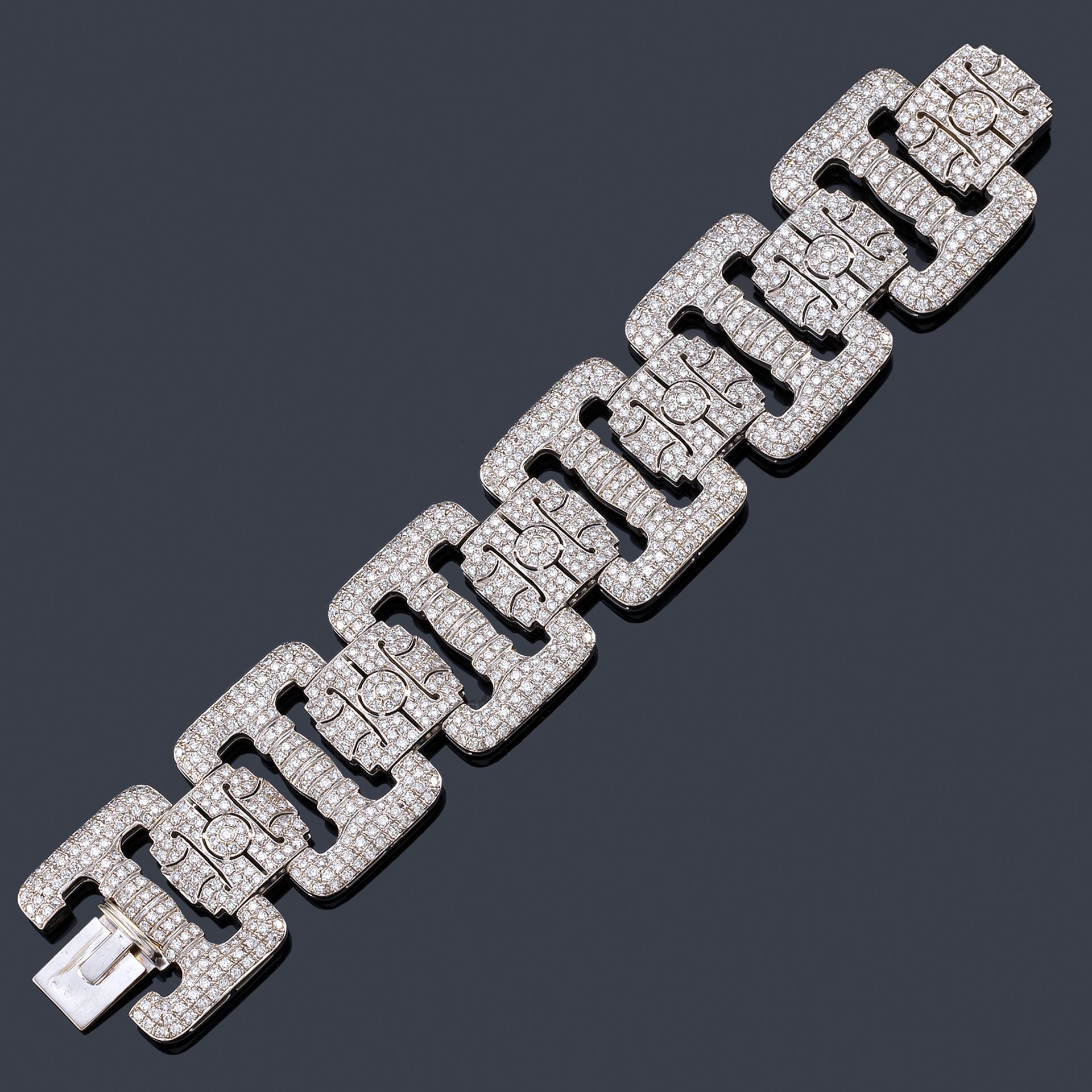 'Art Deco' style bracelet with diamonds of approx. 21.00 ct in total. 装饰艺术 "风格的手&hellip;