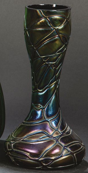 Jugendstil glass vase by Palme-Koenig from the Veined Amethyst series h. 1900. P&hellip;