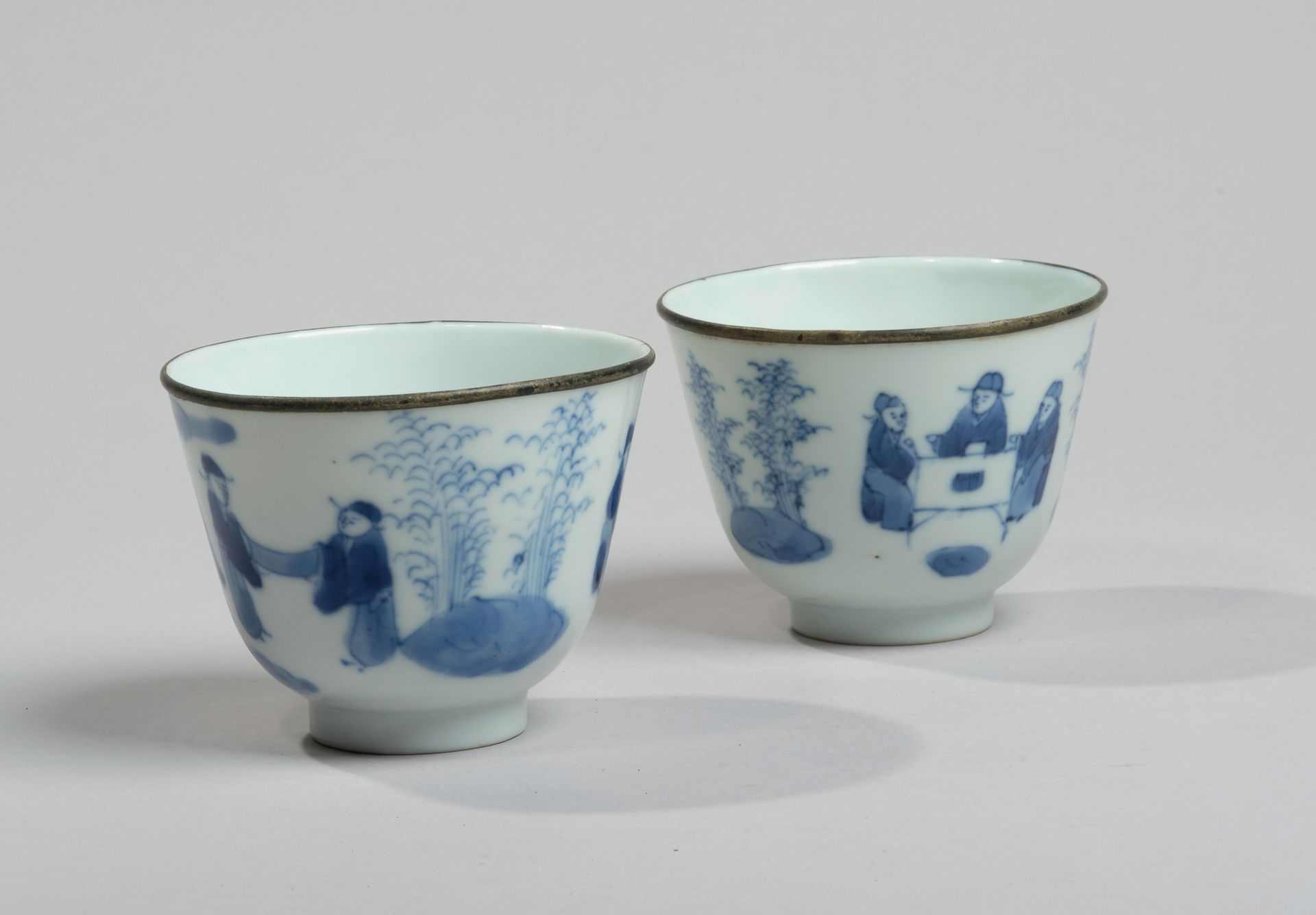 VIETNAM, Hue - XIXe siècle 
Pair of porcelain sorbets decorated in blue undergla&hellip;