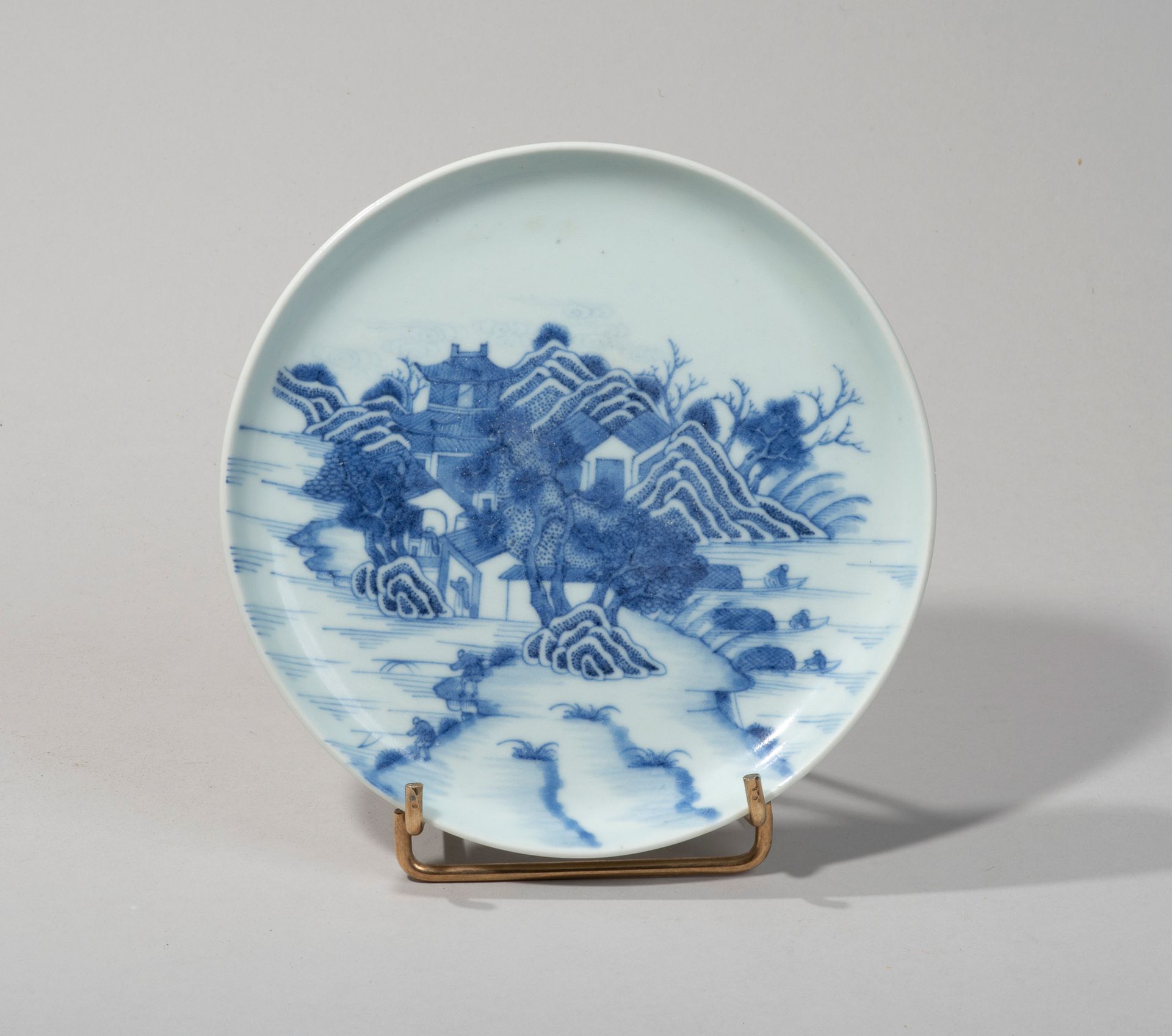 VIETNAM, Hue - XVIIIe siècle 
Tazza in porcellana con decorazione blu sottosmalt&hellip;
