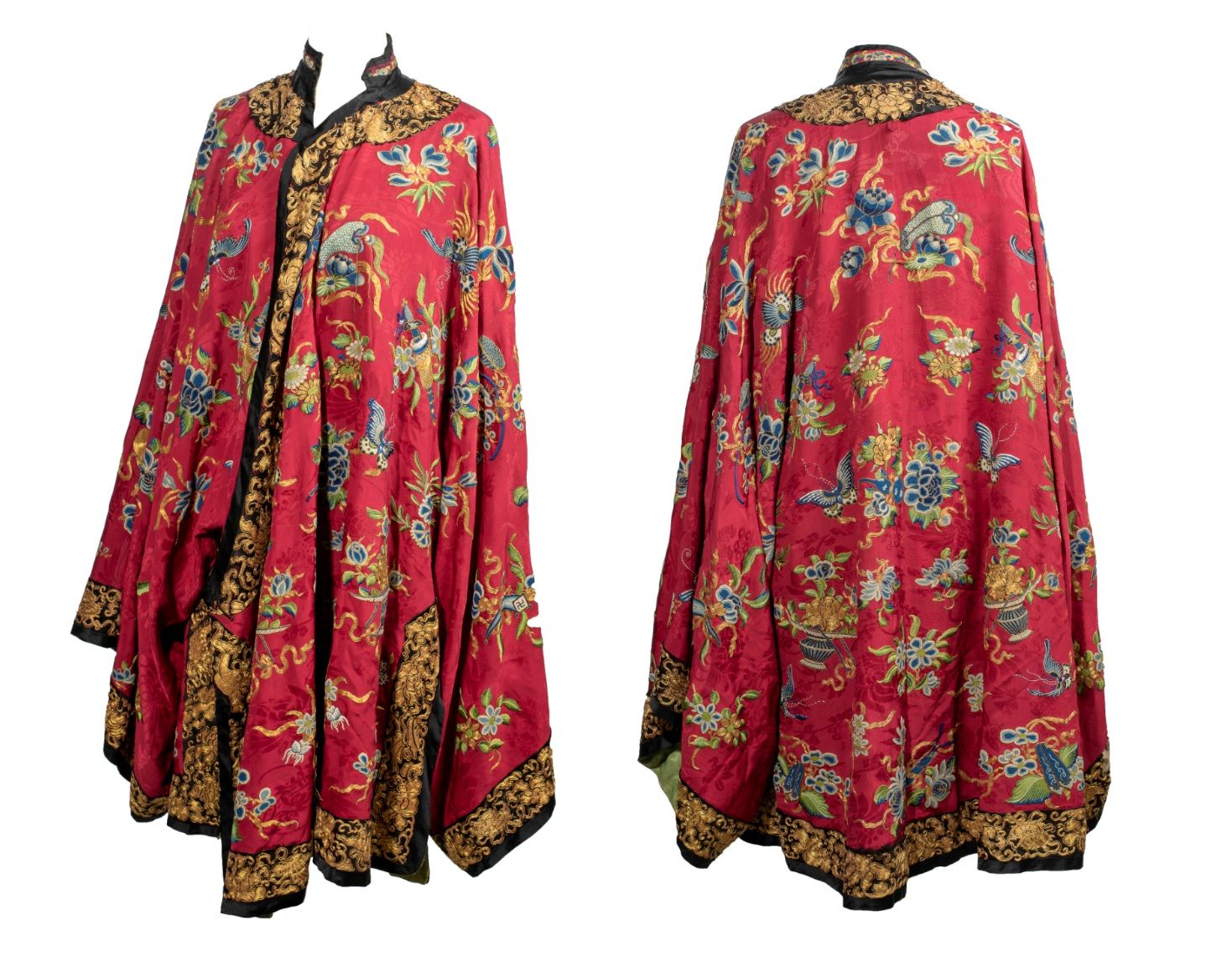 CHINE 外套/刺绣的酒红色丝绸
A短袖。丝缎上绣有各种符号，包括鲜花和蝴蝶。双层绿色丝绸，领口为黑色丝绸和金线。(使用中的磨损，拉线)
