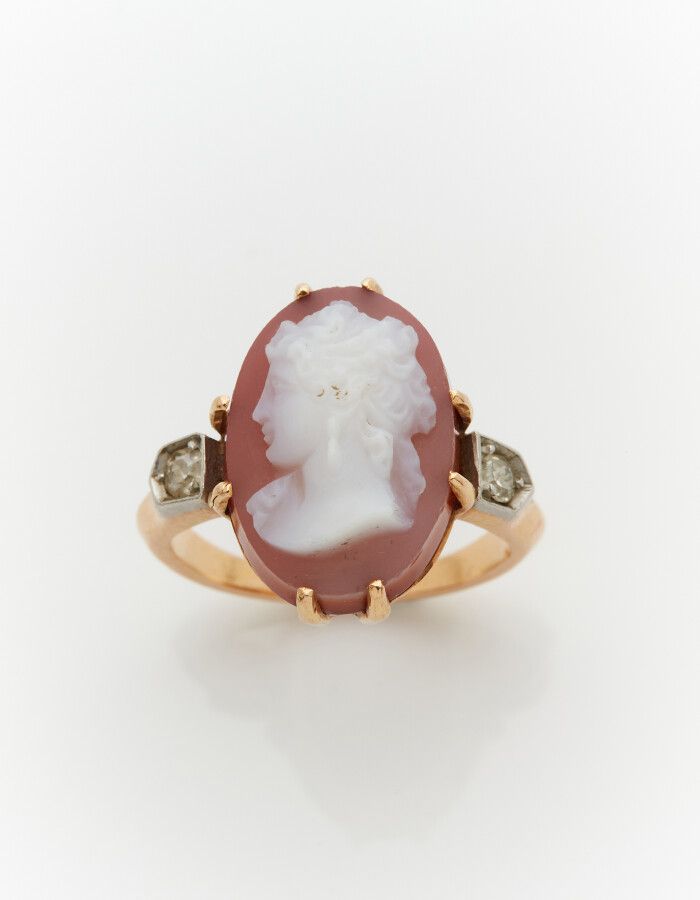 Null Platinum (min. 800) and pink gold (750) ring set with a sardonyx cameo "wom&hellip;