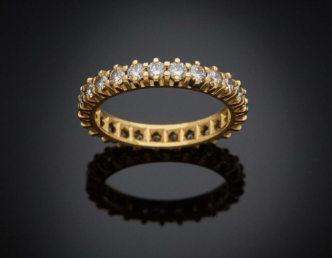 Null ALLIANCE黄金（750），镶嵌25颗明亮式切割钻石。

手指：59。毛重：3.6克。