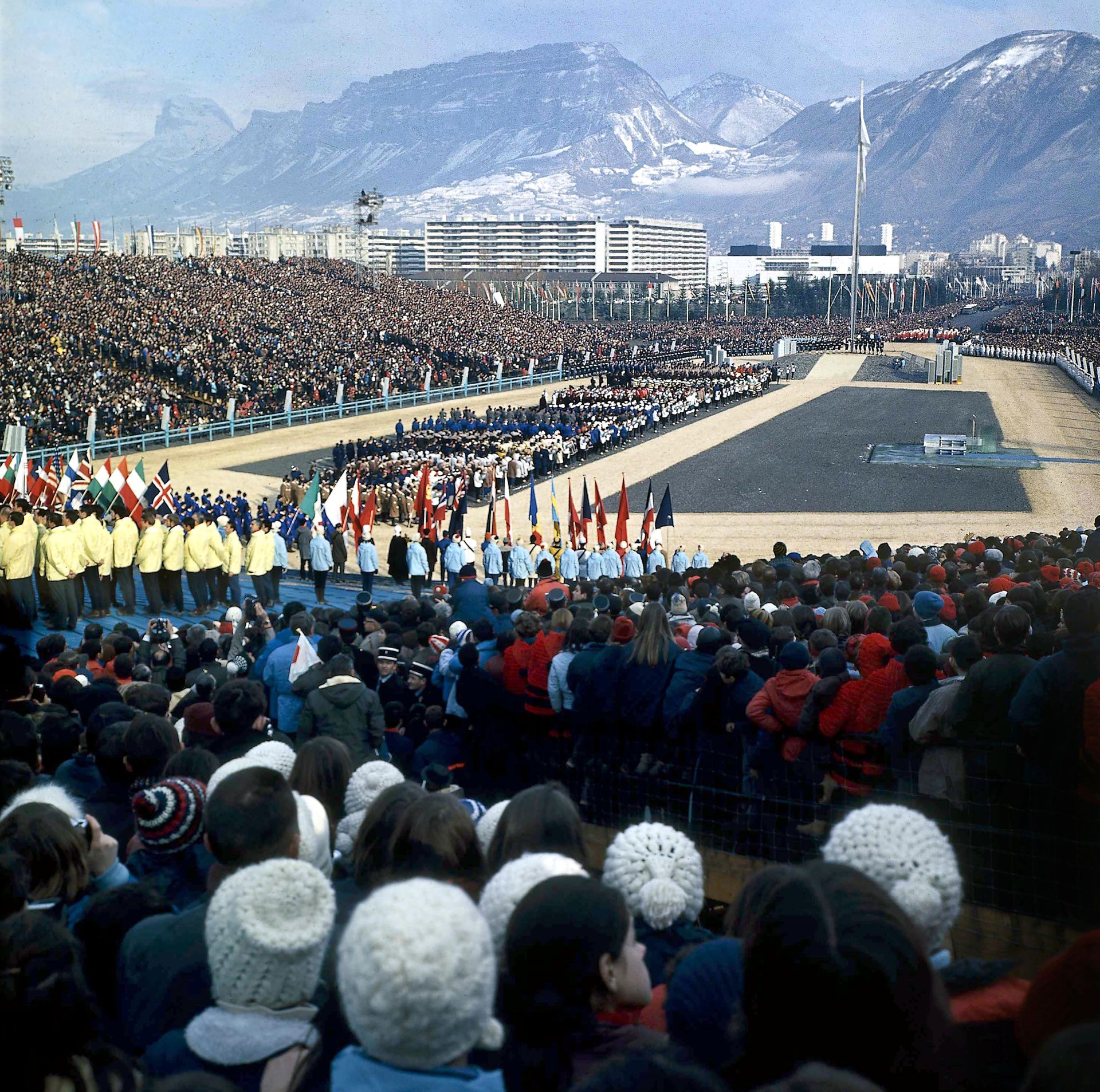 Null 格勒诺布尔 1968年。开幕式 © L'Équipe 1968年2月6日。
"第一个伟大的成功：戴高乐将军主持的开幕式"，《L'Équipe》宣布。法&hellip;
