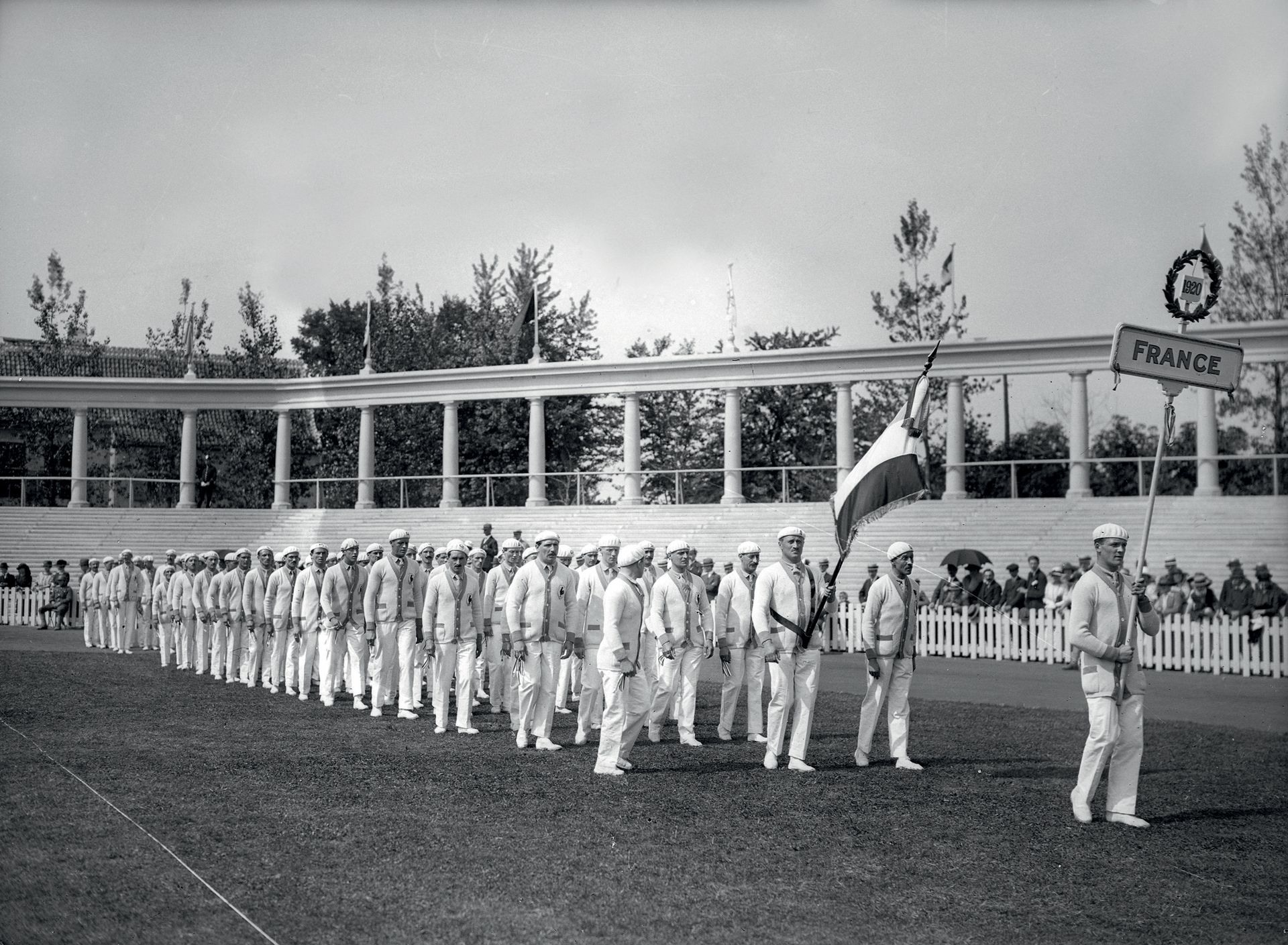 Null 安特卫普1920年。法国代表团在开幕式上 © 收藏 L'Équipe 1920年8月14日。
这是法国人第一次在奥运会上佩戴高卢雄鸡的标志。自20世纪&hellip;