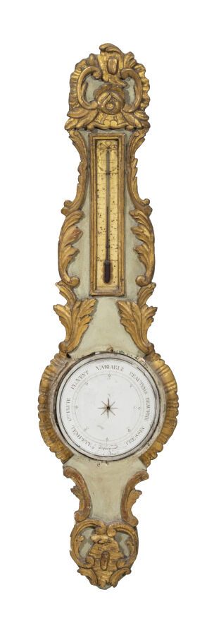 Null 气温计装在一个模制的、雕刻的、镀金的和绿漆的木框里，上面装饰着十字架和树叶。18世纪（缺失）。 高：97 - 宽：25.5厘米