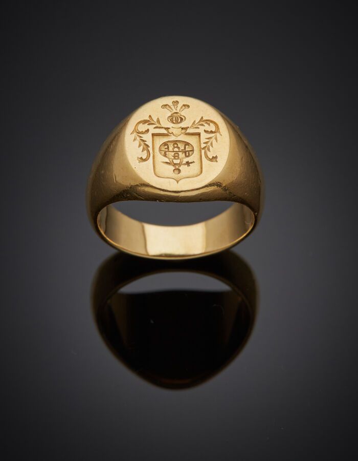 Null 黄金（750‰）男士 "徽章戒指 "戒指，刻有纹章。

手指：59。毛重：15.2克。