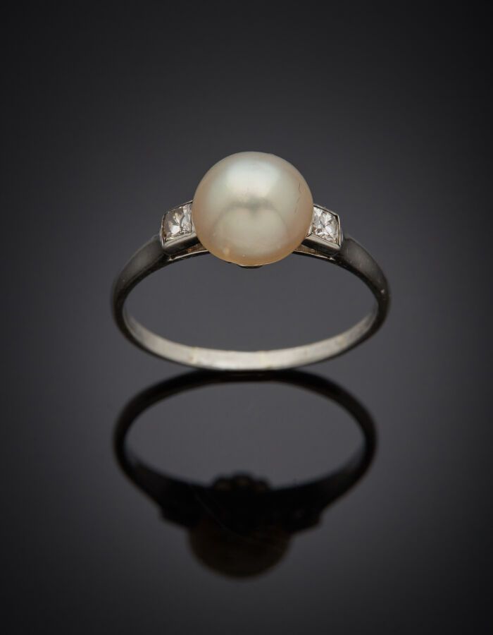 Null Anello in platino (900‰) con perla bianca leggermente abbottonata, non test&hellip;