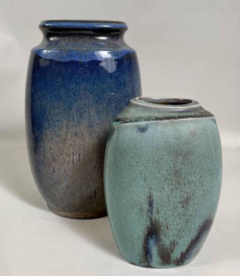Null Pierre FOUQUET (1939-2003) :
- Vase ovoïde méplat à col ourlé en céramique &hellip;