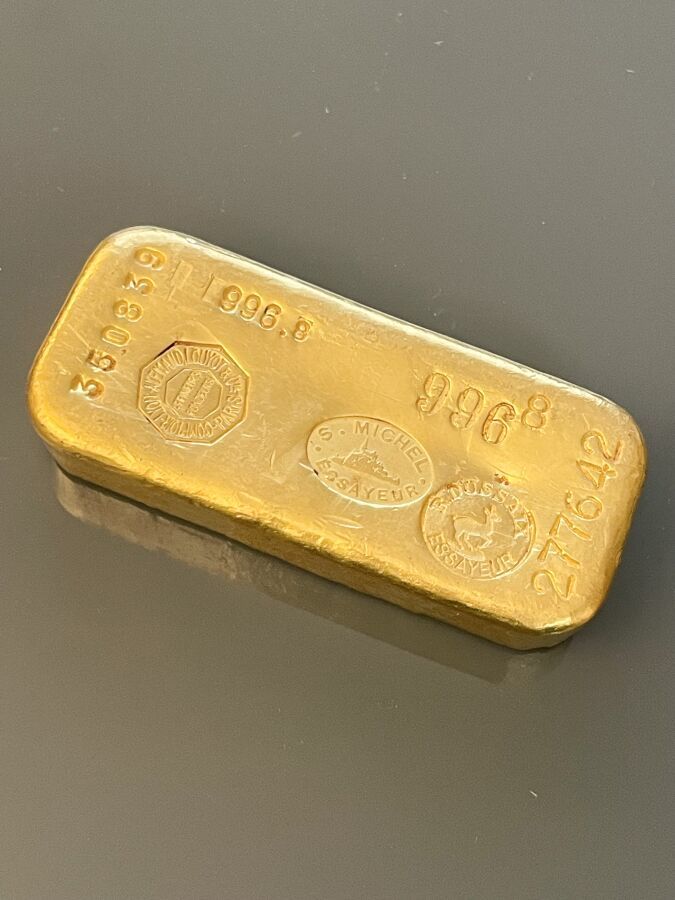 Null A gold bar with its certificate