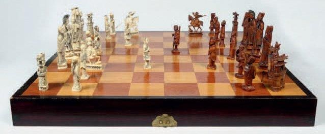 Null Jeu d'échecs en ivoire, dans son coffret. Chine