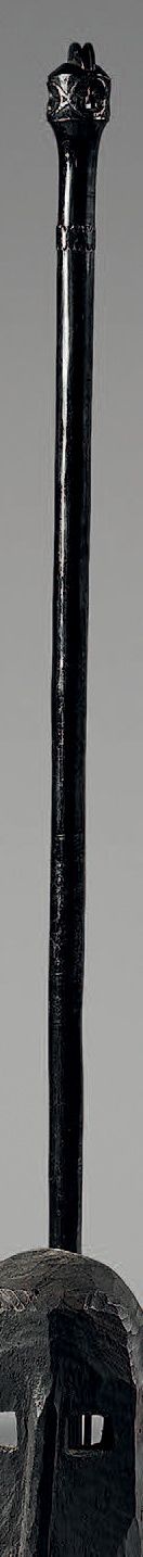 Null Dignitary cane. Kwele people. Gabon. Before 1920. 
H.: 115 cm.