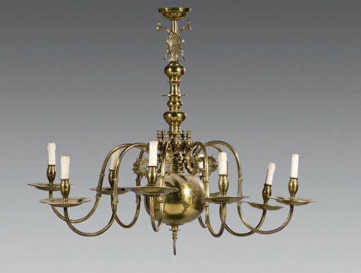 Null Important bronze chandelier. The baluster shaft surmounted by a two-headed &hellip;