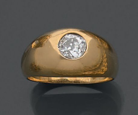 Null Anello a mezza corona in oro giallo 18K (750) con un diamante taglio vecchi&hellip;