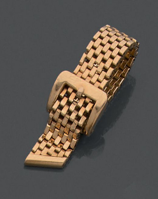 Null 18K（750）黄金铰接式戒指，编织环节模拟皮带。
，重量：9.34克。手指大小：48。